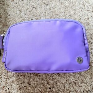NWT- lululemon Everywhere Belt bag